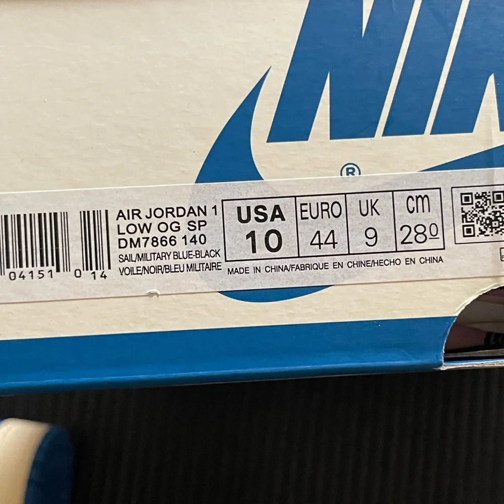 Jordan 1  retro style with Travis Scott - Picture 5 of 8